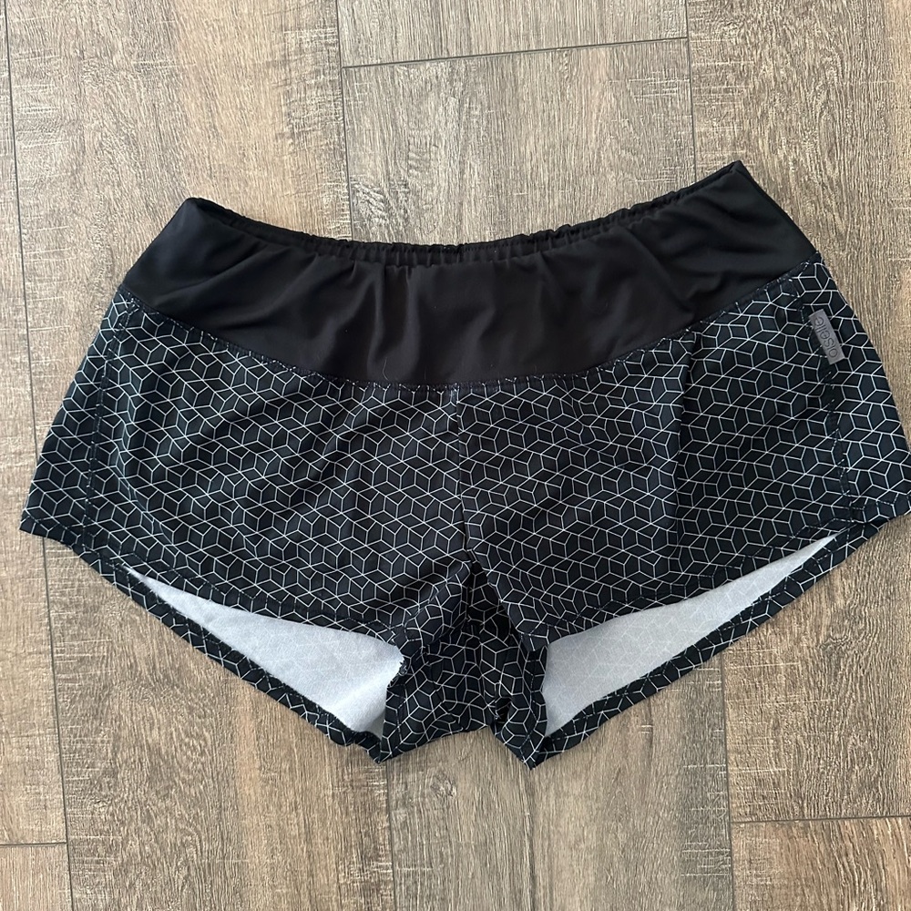 Oiselle Black Geometric Athletic Shorts